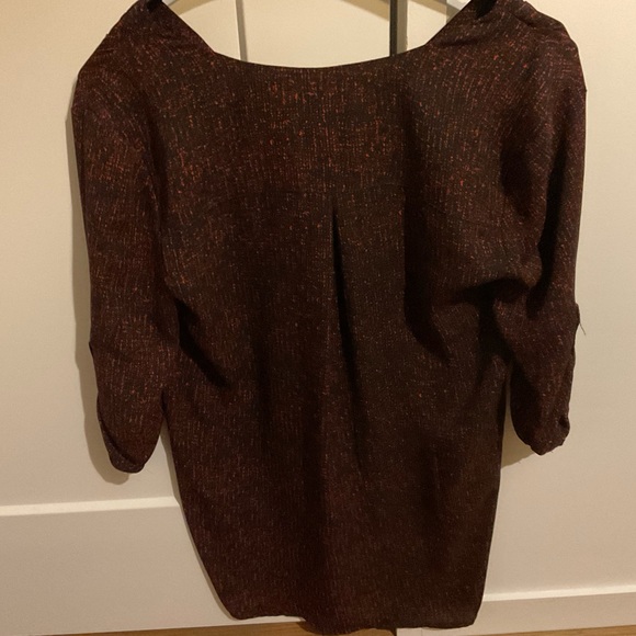 Black and red blouse - Picture 4 of 5